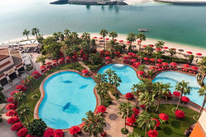 9-night Abu Dhabi holiday in 5⭐️ beach hotel & direct Emirates flights with 25kg luggage 