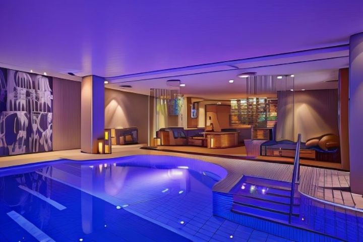 Reykjavík Christmas break at 4★ Natura spa hotel, 24–26 Dec, with flights from £219pp